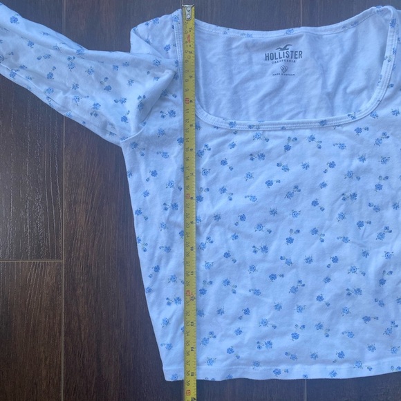 Hollister White Floral Long-sleeved Scoop Neck Tee Size XS - Picture 11 of 12